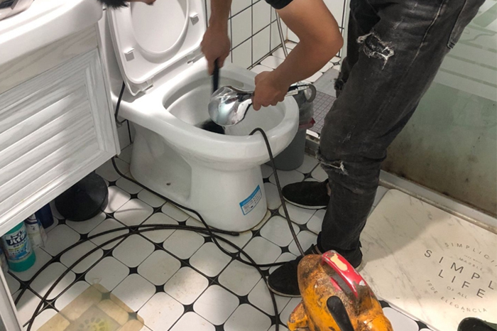 大石桥疏通下水道